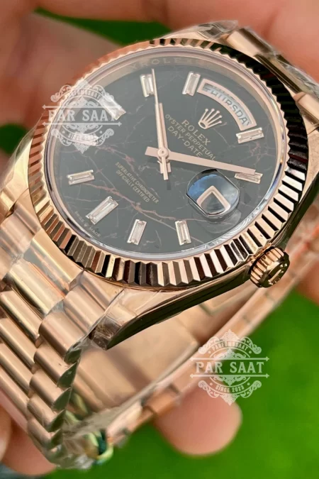 Rolex Day-Date Rose Gold Eisenkiesel Baguette 228235